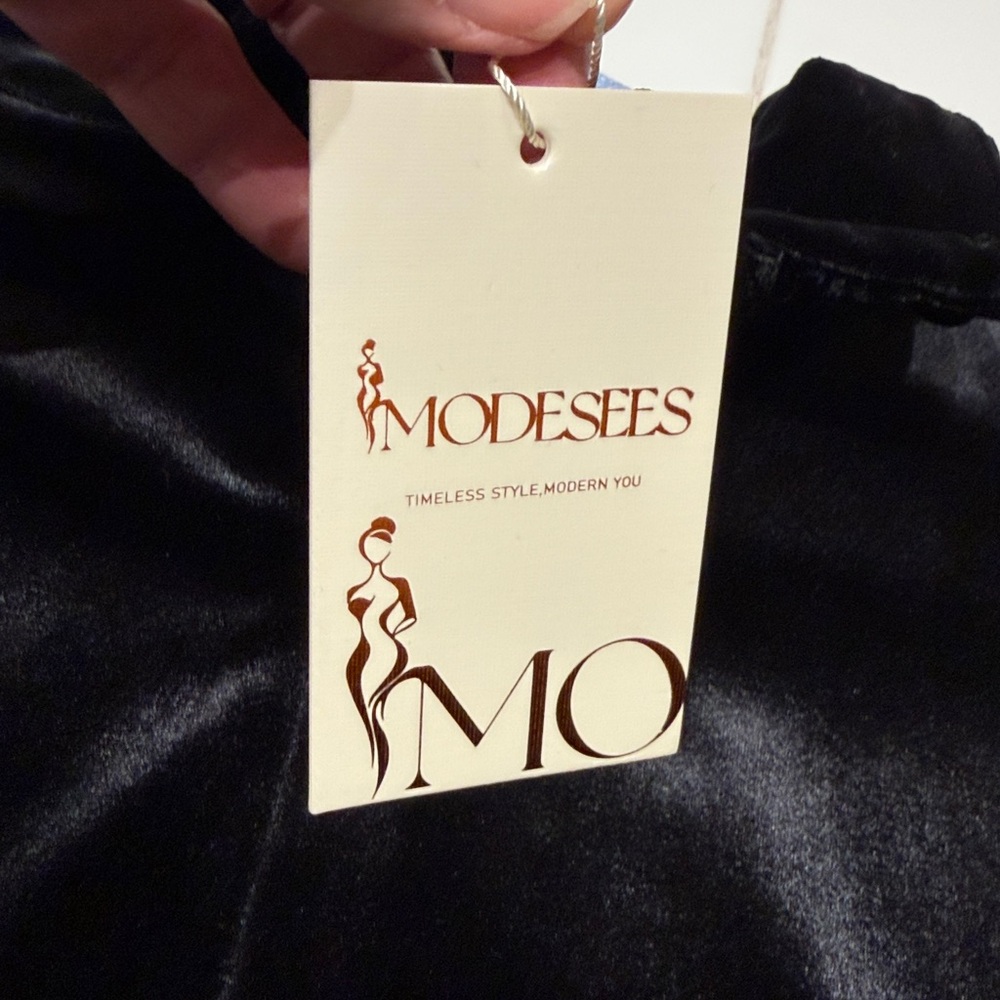 MODESEES velvet faux ostrich feather dress. - Picture 4 of 8